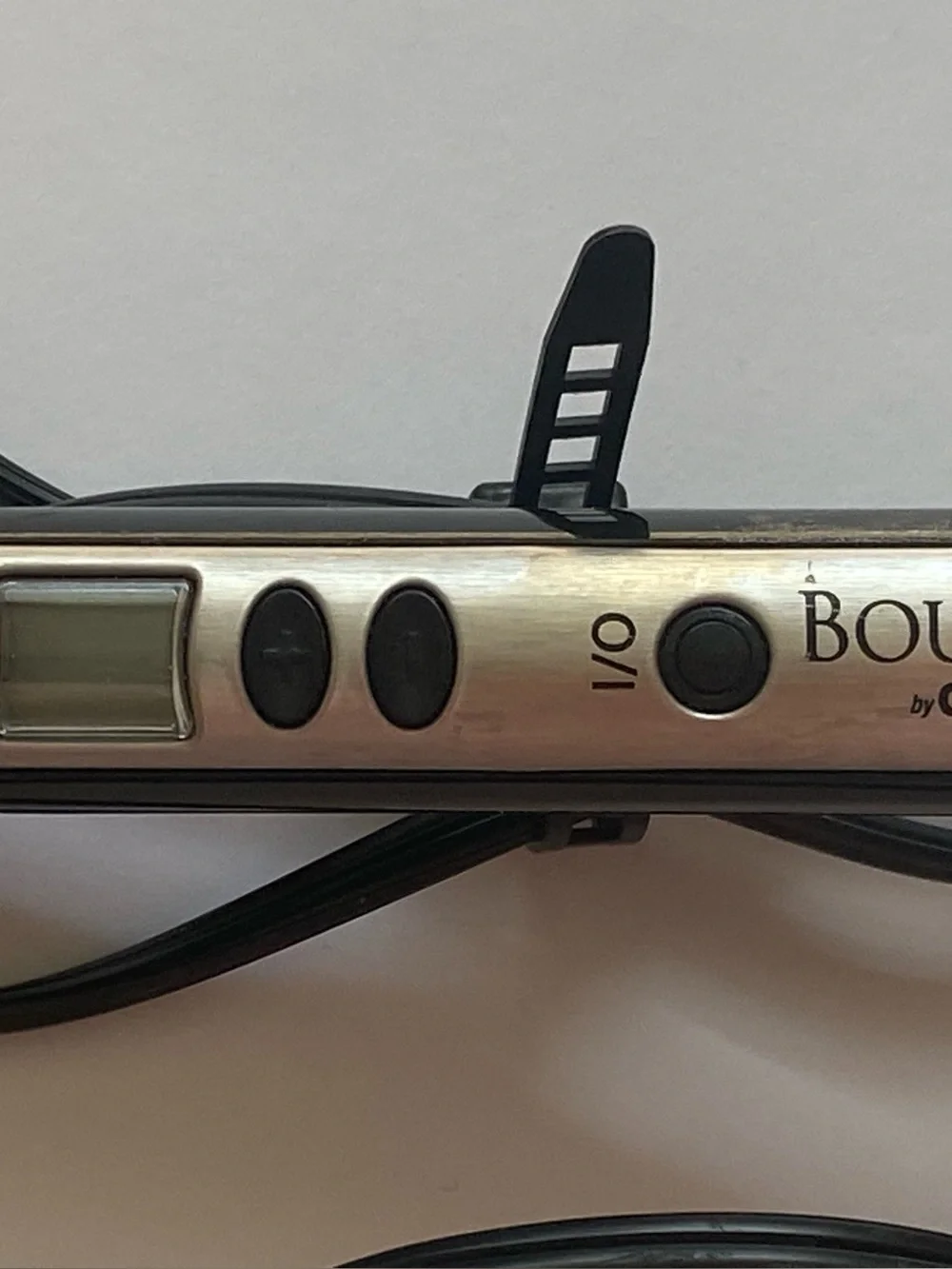 Boutique Salon 1" Mint Green Jade Ceramic Curling Wand - Picture 3 of 5